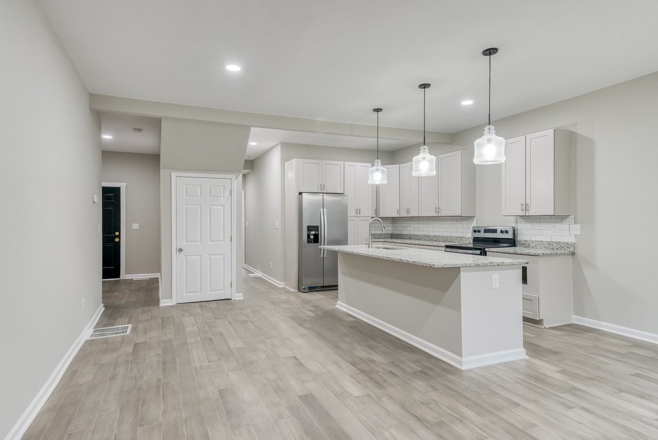 1449 Athens Ave Sw - Photo 4 of 23