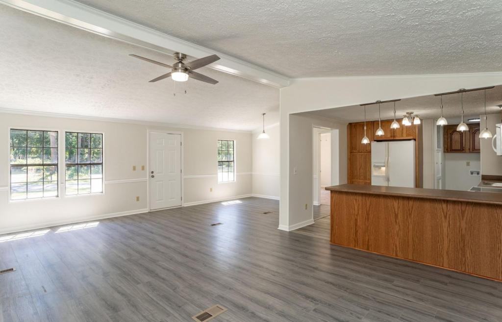 19 Capehart Dr - Photo 3 of 12