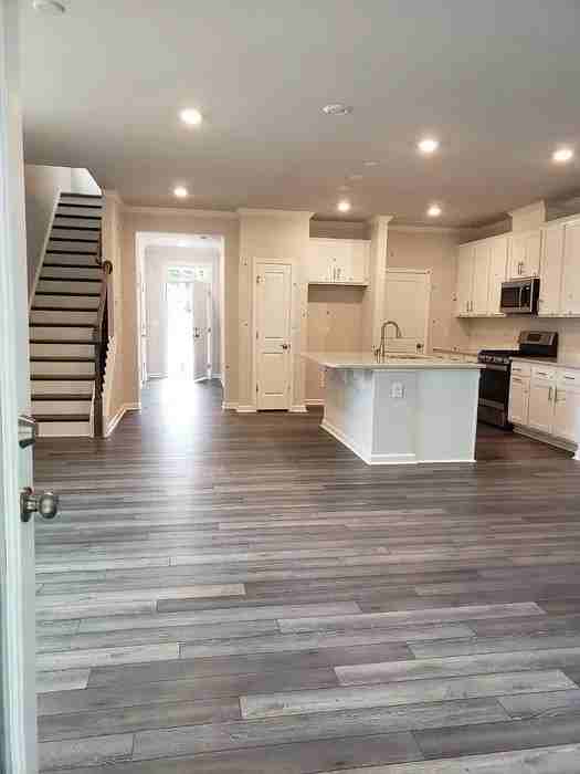 Hays St - Photo 2 of 17