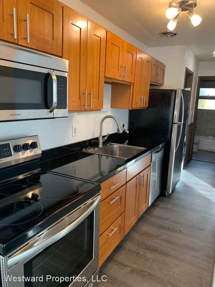 2350 Beacon AVE S - Photo 2 of 15