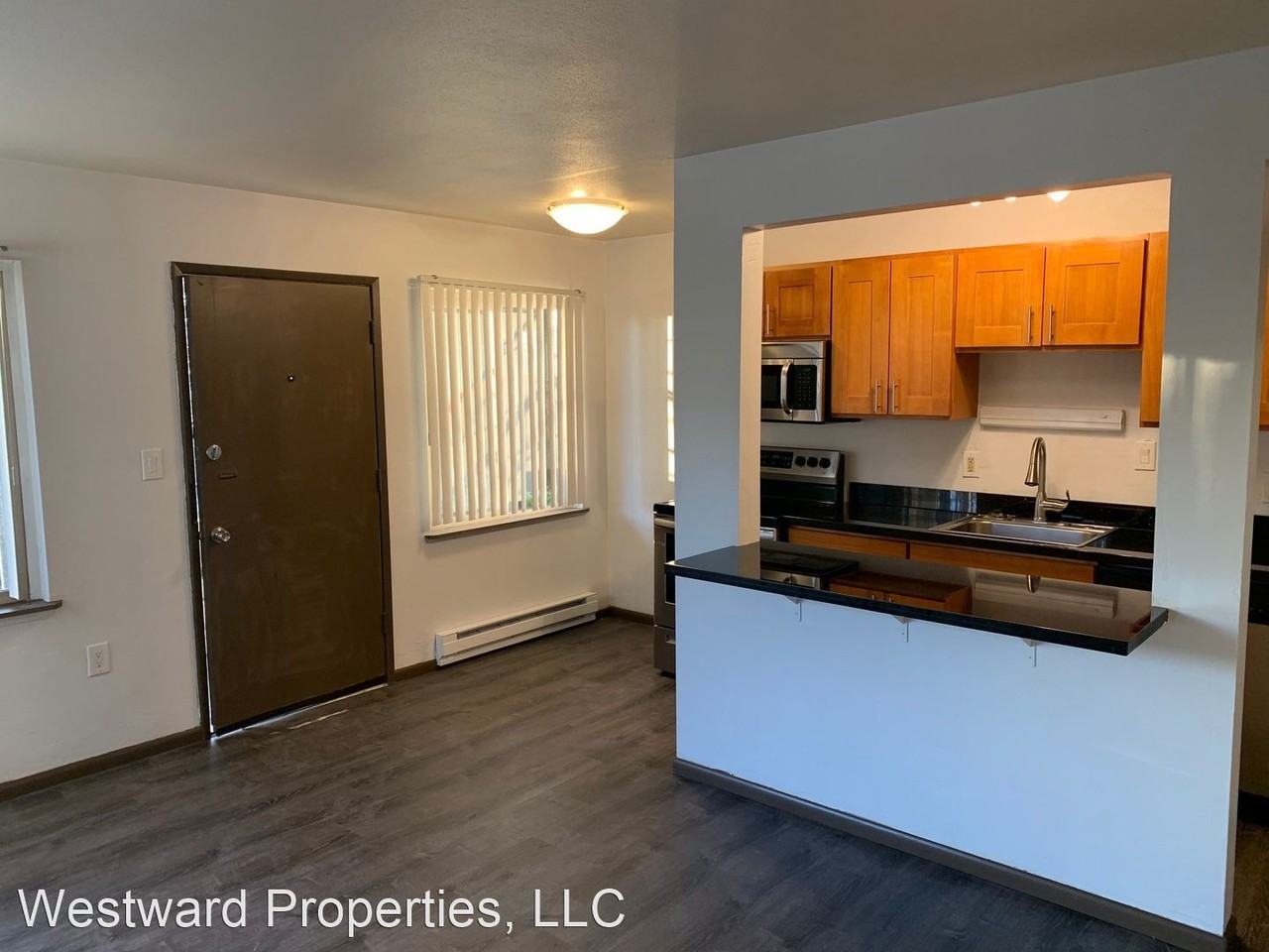 2350 Beacon AVE S - Photo 3 of 15