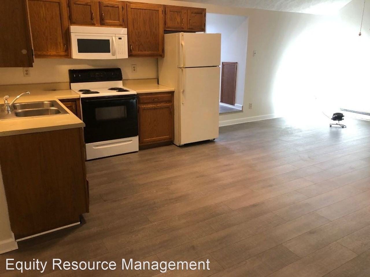 1525-1547 East Foxcliff Dr South - Photo 3 of 23