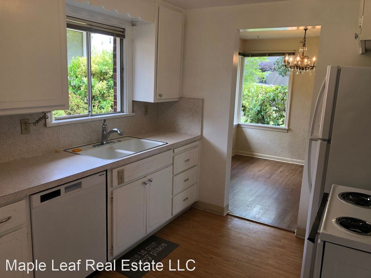 12503/12505 26th Ave NE - Photo 3 of 27