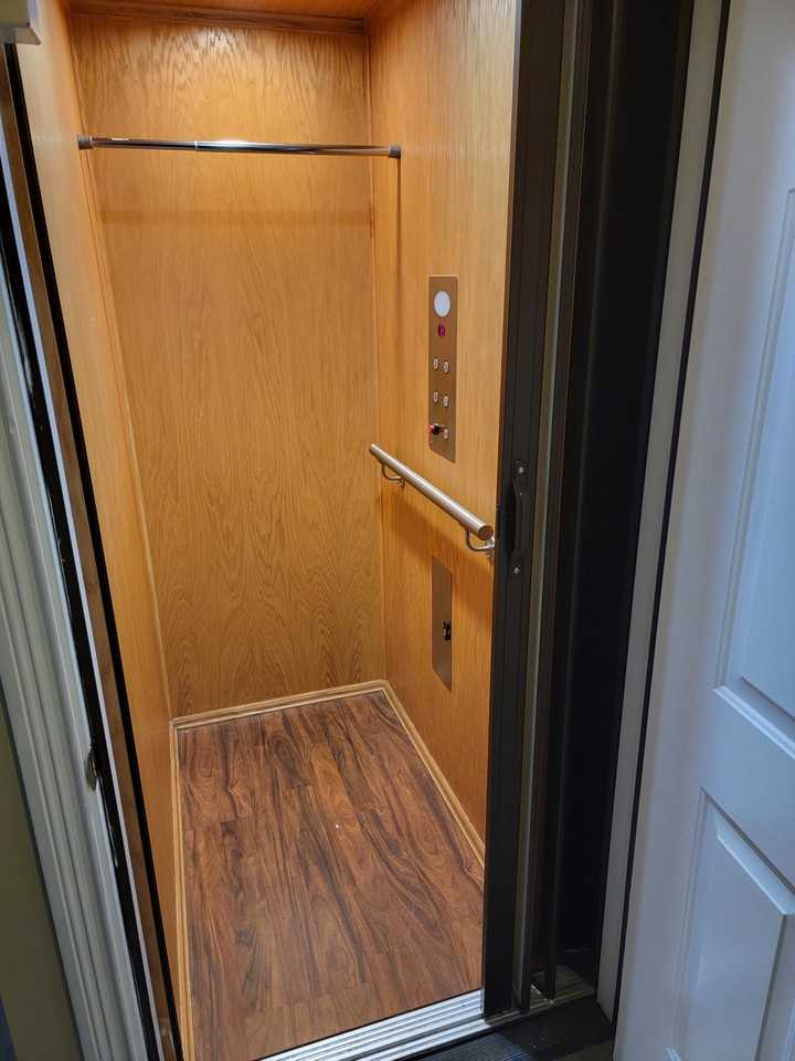 1121 Wareham Dr - Photo 2 of 21