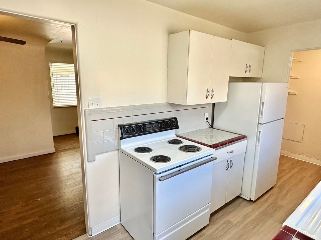 212 S Ammons St - Photo 3 of 21