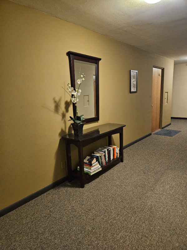 530 W Olympic Pl #309 - Photo 3 of 14