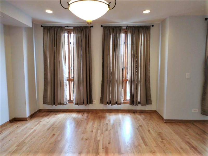 4426 S Calumet Ave #2 - Photo 3 of 18