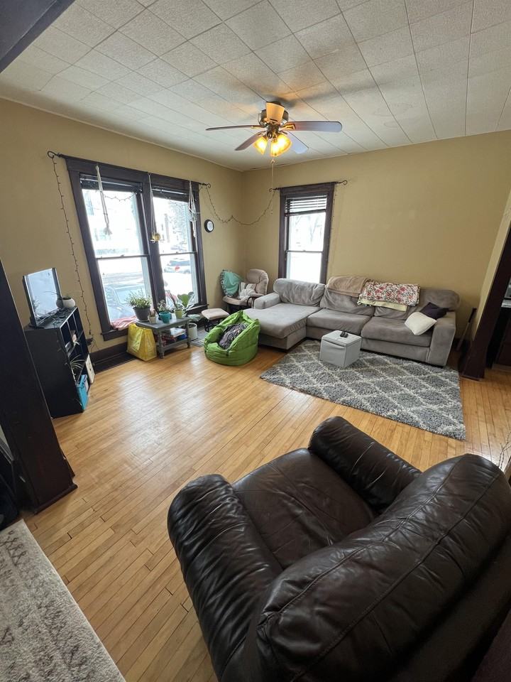 810 6th Ave #810 - Photo 4 of 21