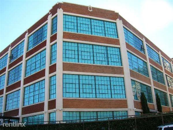 3306 Commerce St #E178 - Photo 2 of 4