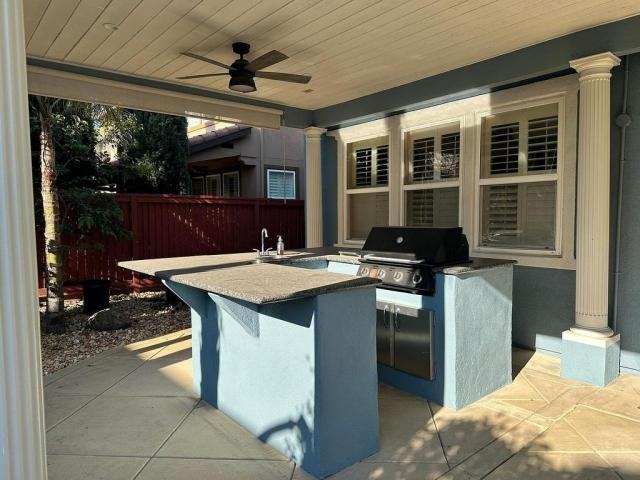 1700 Rosie Ln - Photo 3 of 45