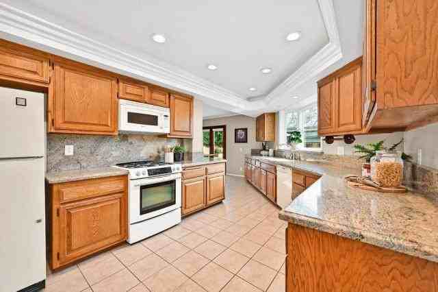 11612 Weatherby Rd - Photo 2 of 44