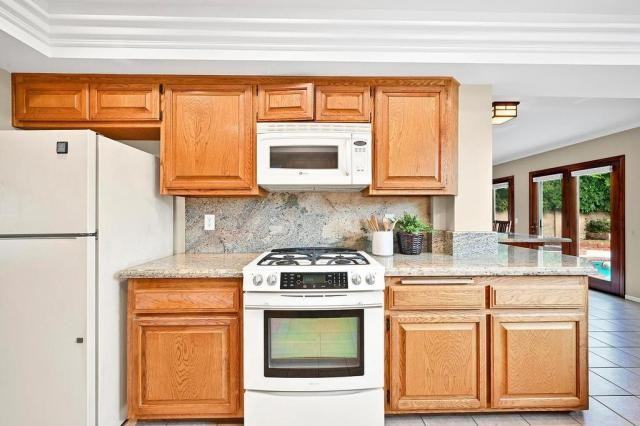 11612 Weatherby Rd - Photo 3 of 44