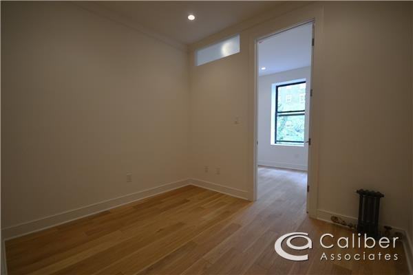 E 33rd St #NM17 - Photo 3 of 6