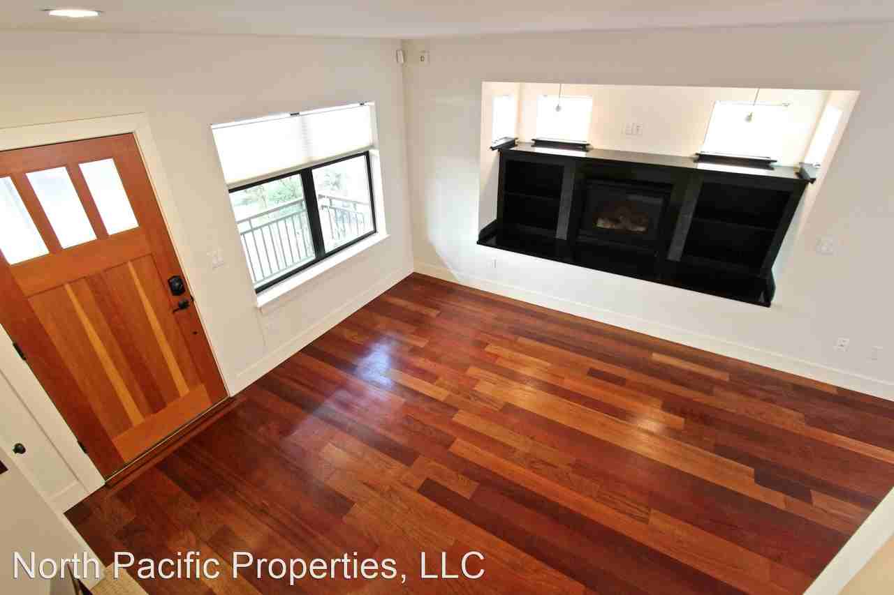 3040 21st Ave W #B - Photo 3 of 24