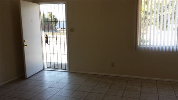 195 N Algona Ave - Photo 3 of 8