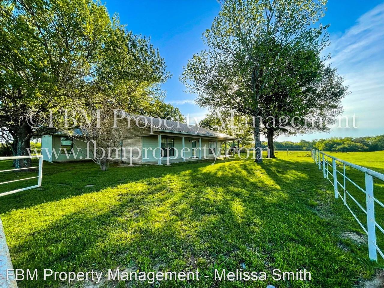 8217 Se County Road 1020 - Photo 3 of 20