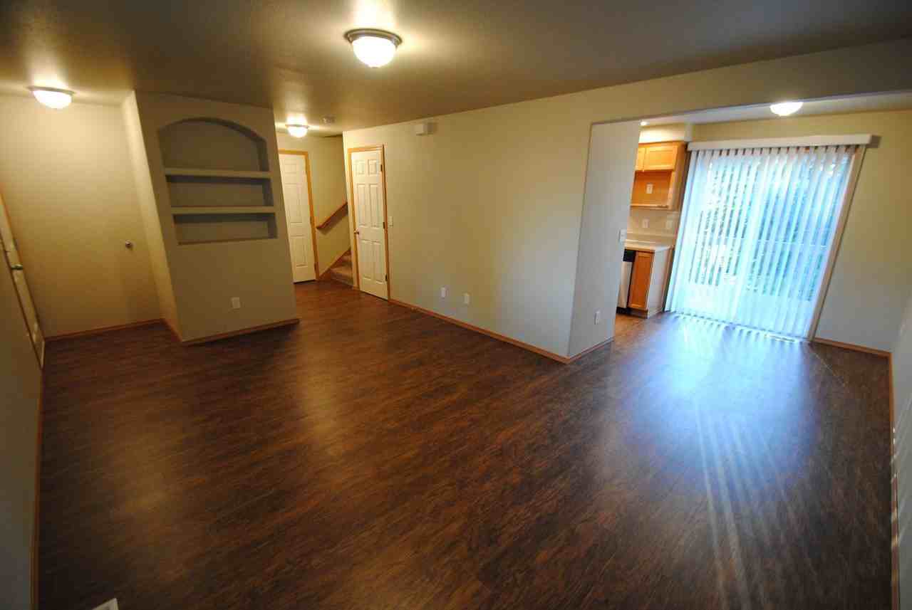 2914 77th Dr Ne - Photo 3 of 14