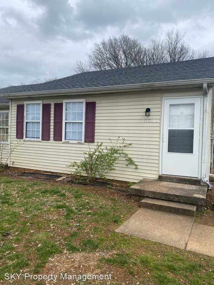 Sandra St Duplex - Photo 2 of 9