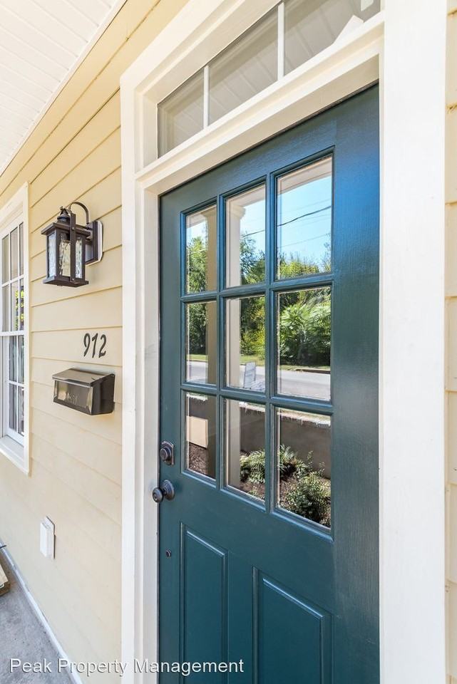 972 Pink St - Photo 3 of 24