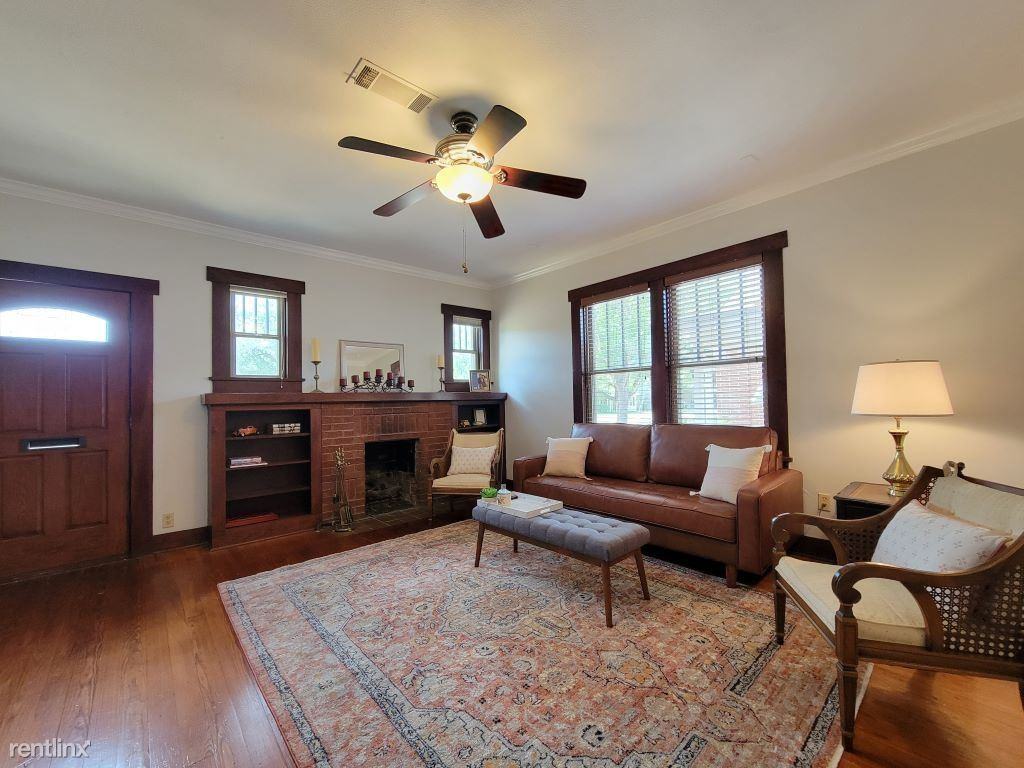 612 E 32nd St - Photo 2 of 9