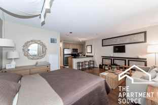 353 N Desplaines St - Photo 1 of 1