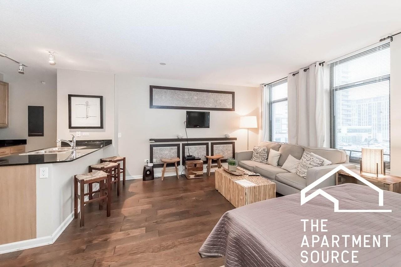 353 N Desplaines St #2201 - Photo 2 of 35