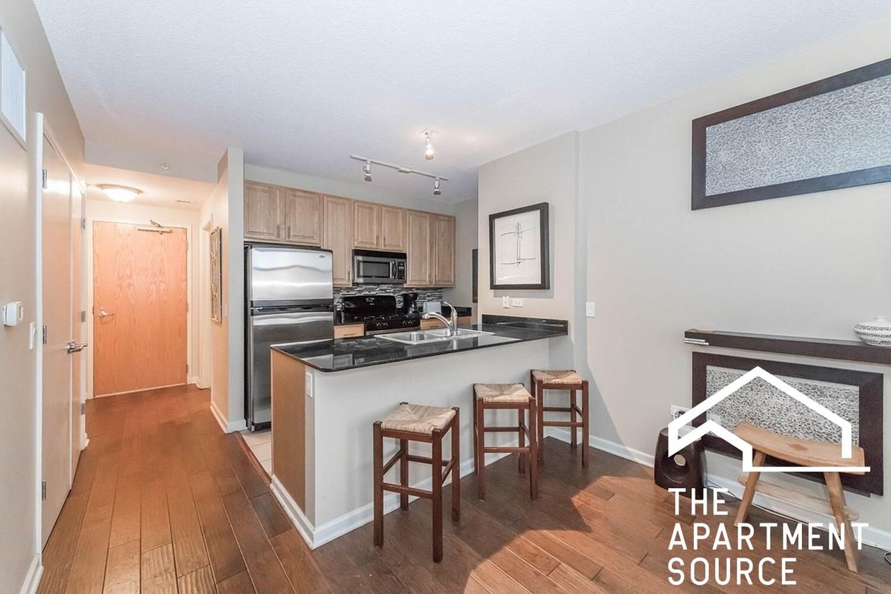 353 N Desplaines St #2201 - Photo 4 of 35