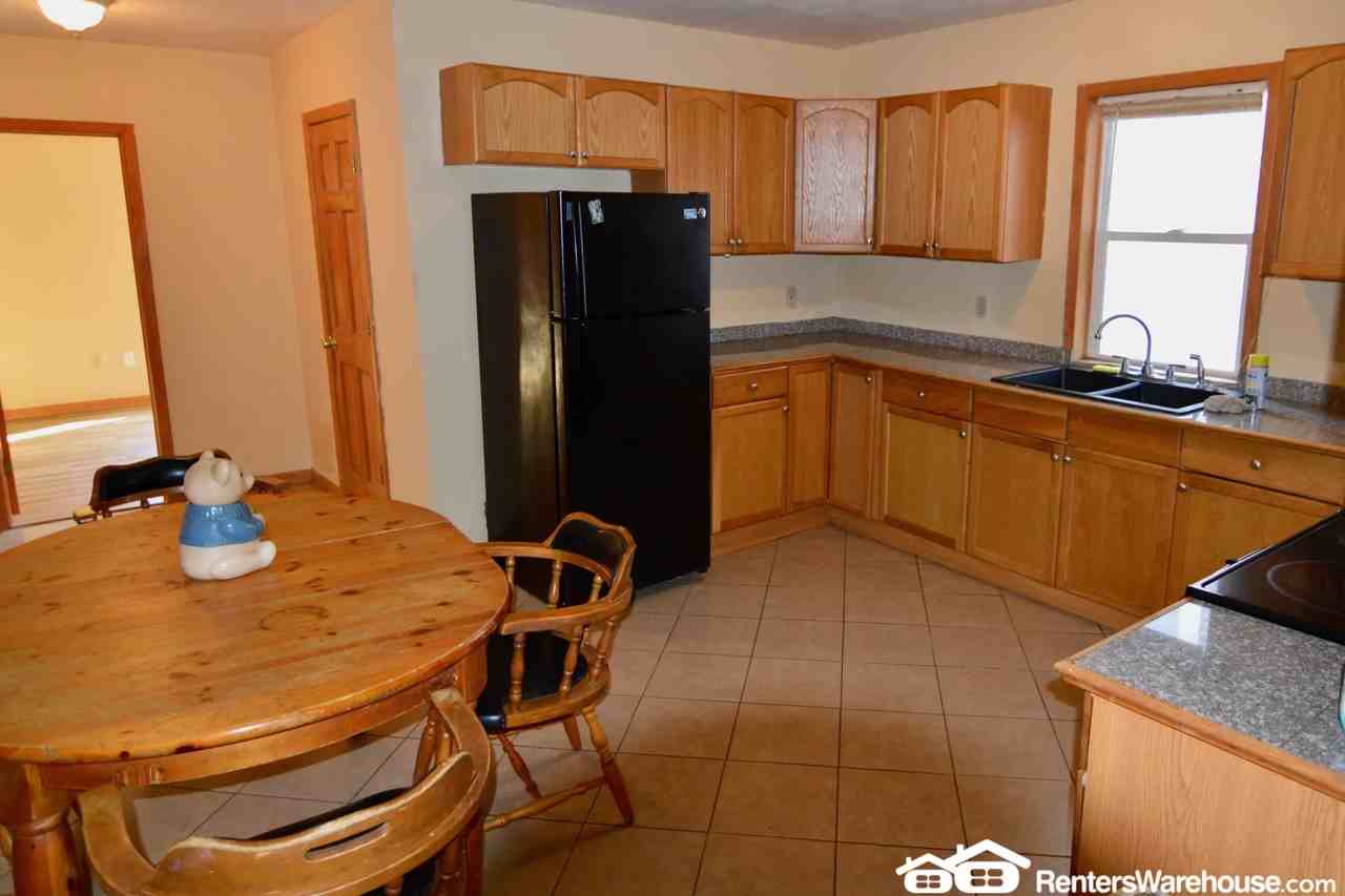 2719 S 8th St - Photo 2 of 9