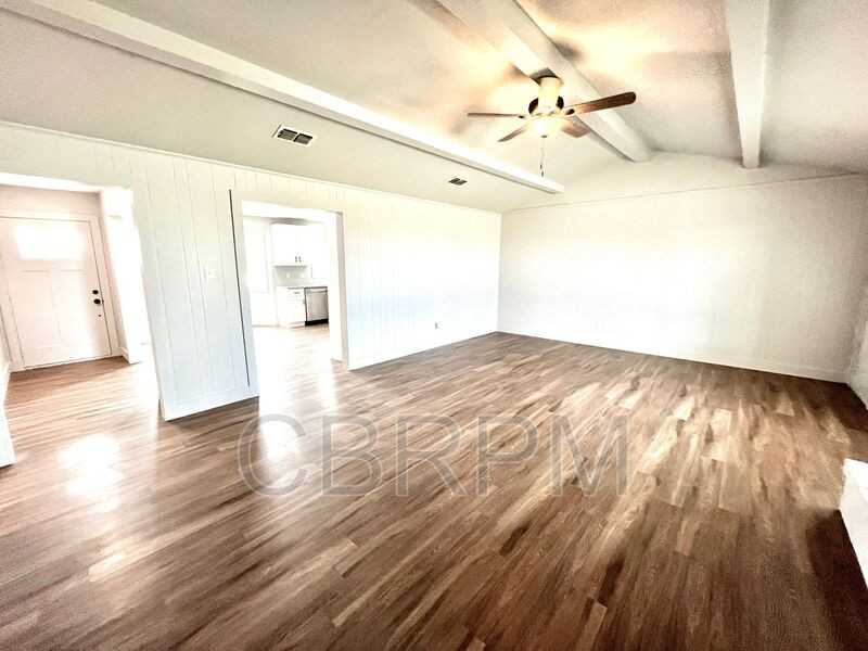 923 W 6th St - Photo 3 of 21