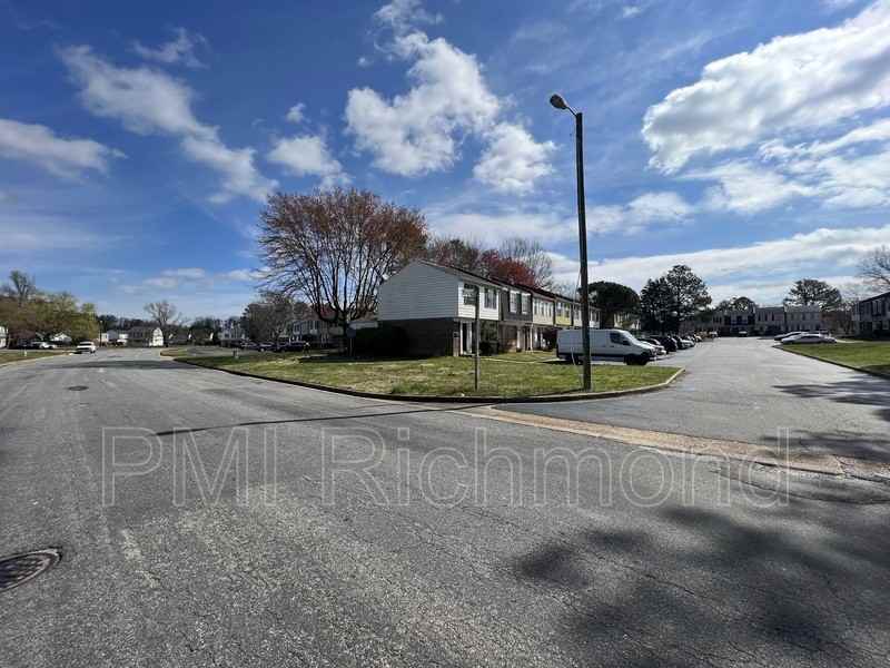 1800 Regal Dr - Photo 2 of 20