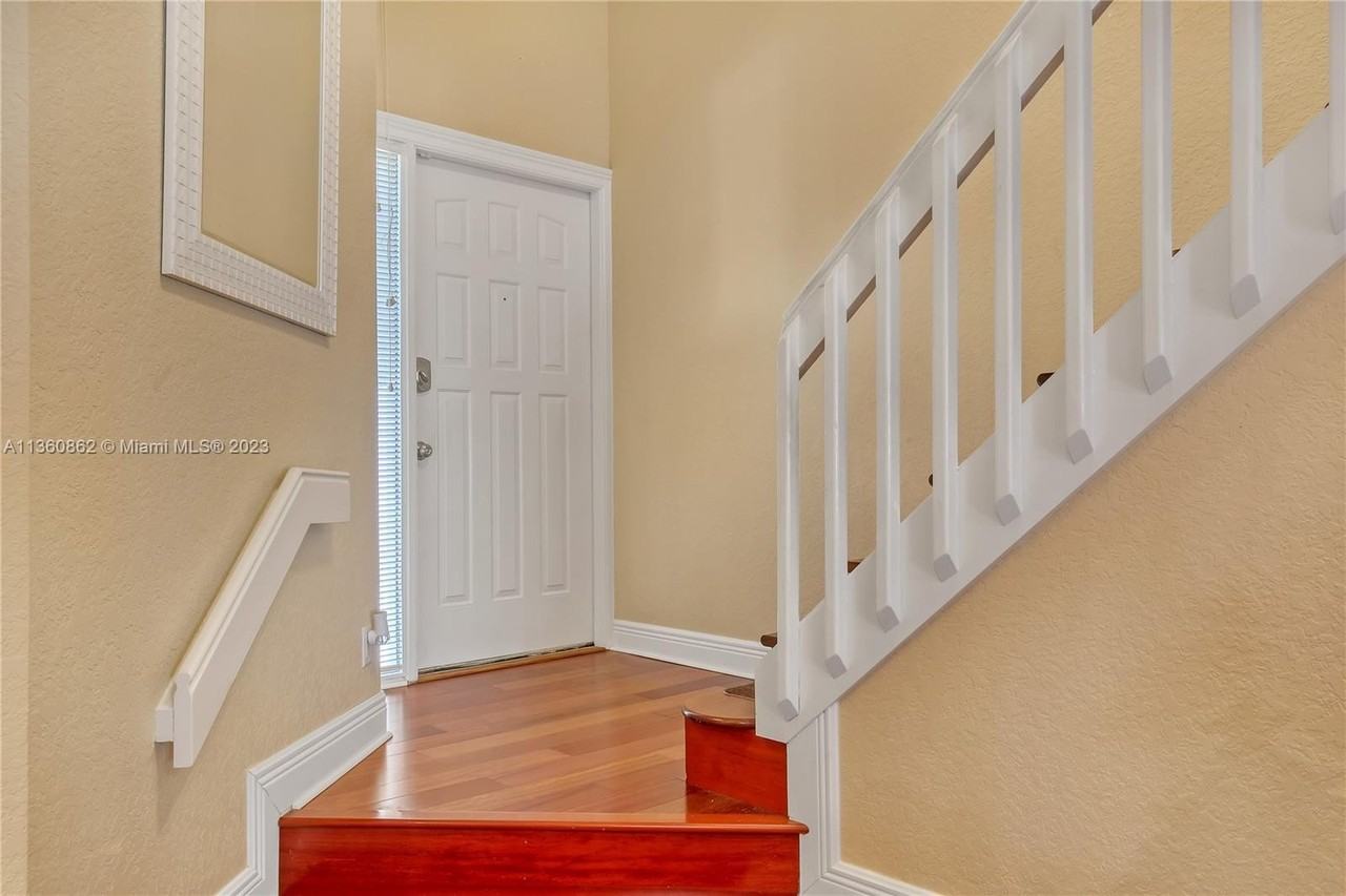 119 Ocean Dunes Cir - Photo 5 of 39