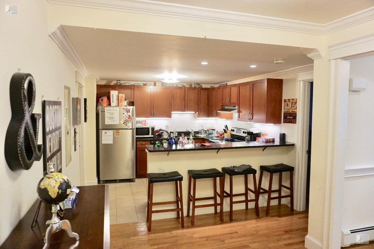 29B Glenville Ave - Photo 3 of 9