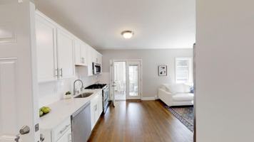 featured image of 836 Canterbury St #1R