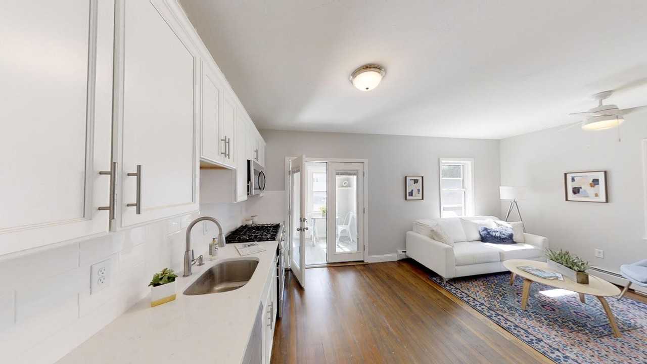 836 Canterbury St #1R - Photo 2 of 19