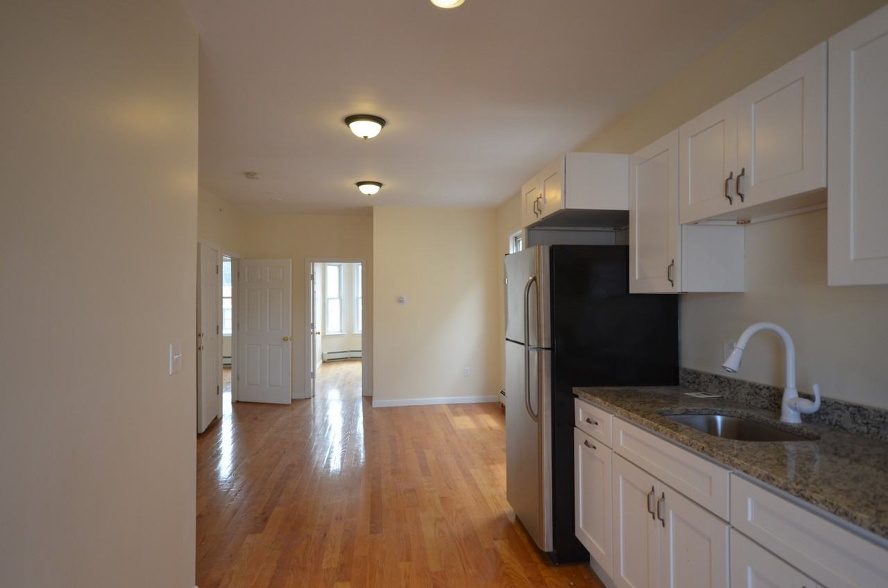 19 Chelsea St #2 - Photo 6 of 15