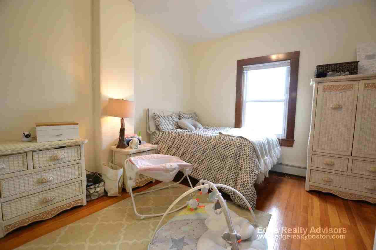 42 Lincoln St #2 - Photo 2 of 10