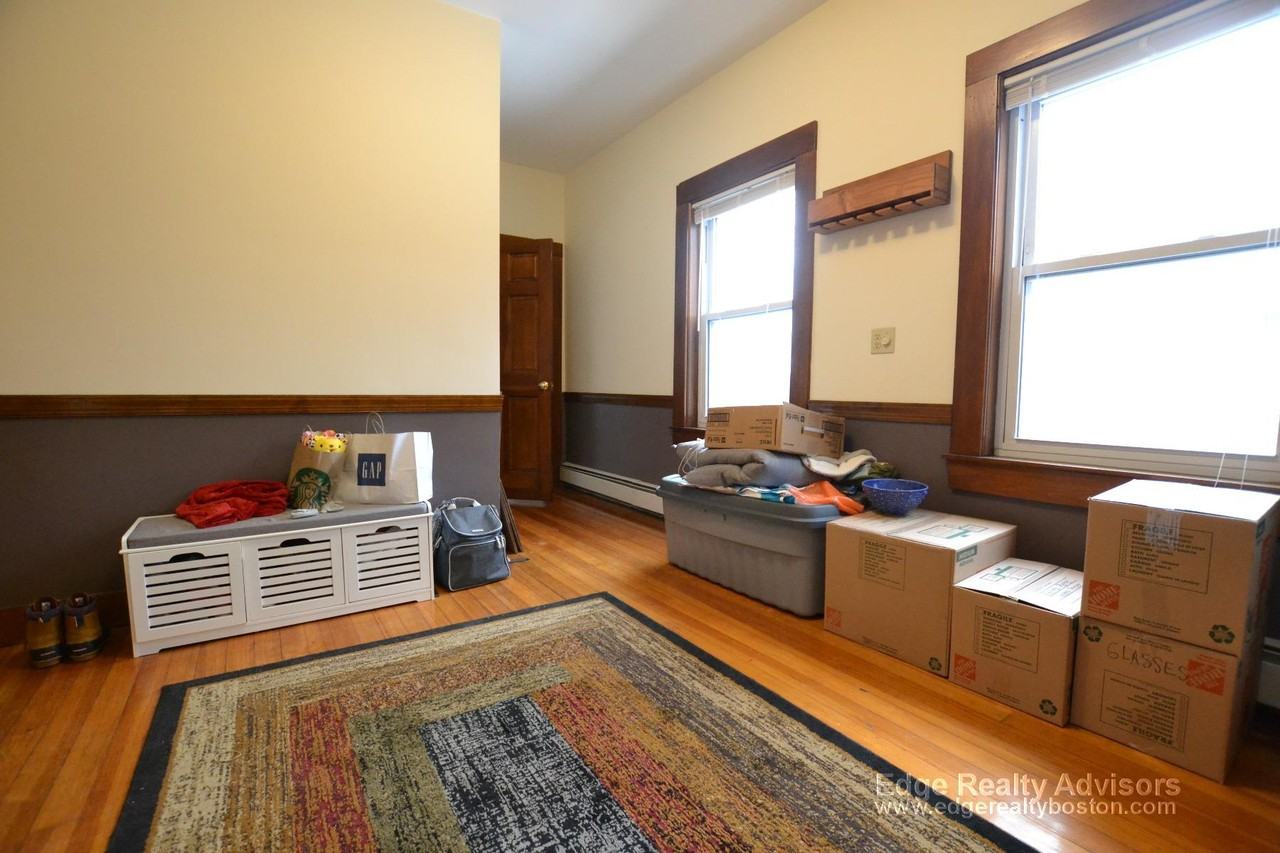 42 Lincoln St #2 - Photo 5 of 10