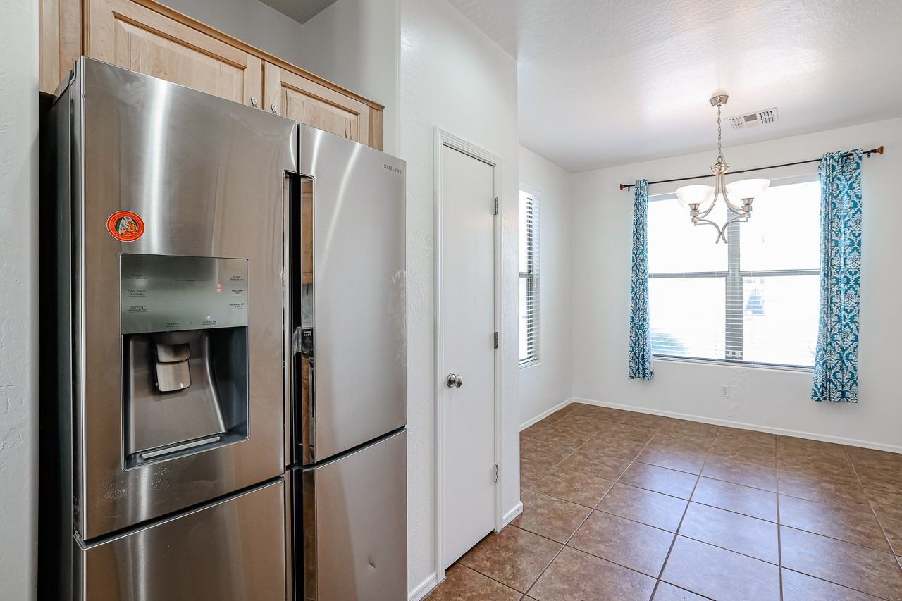 4635 W Burgess Ln - Photo 6 of 34