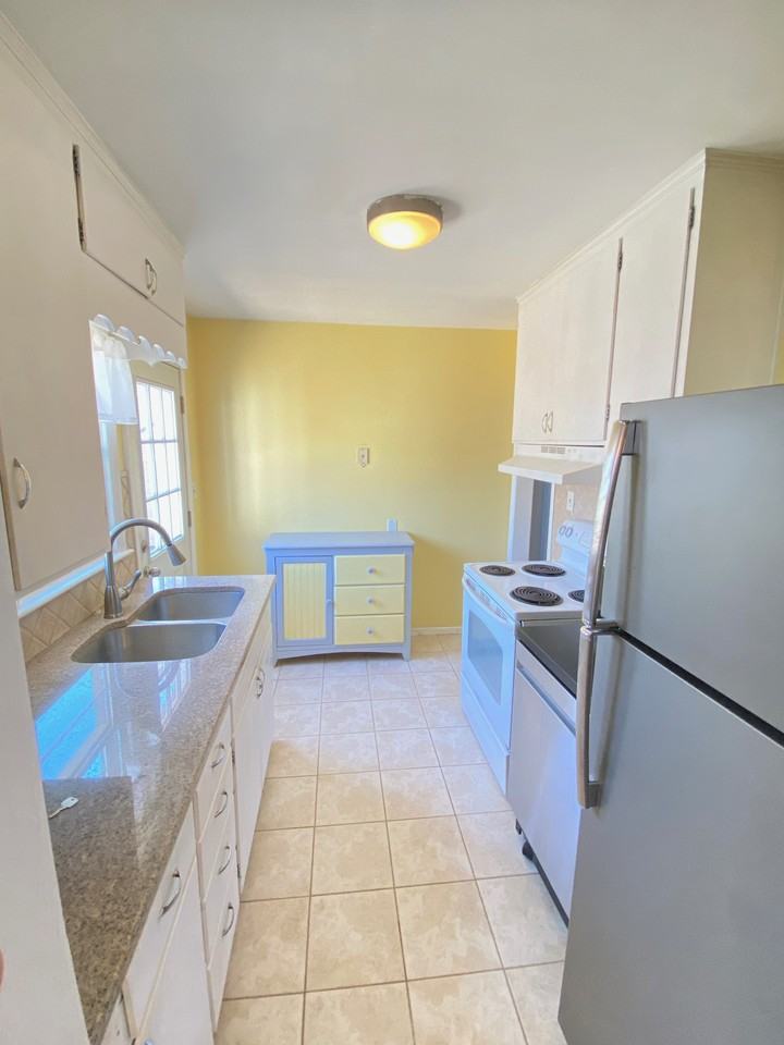 5619 Dearborn St - Photo 2 of 15