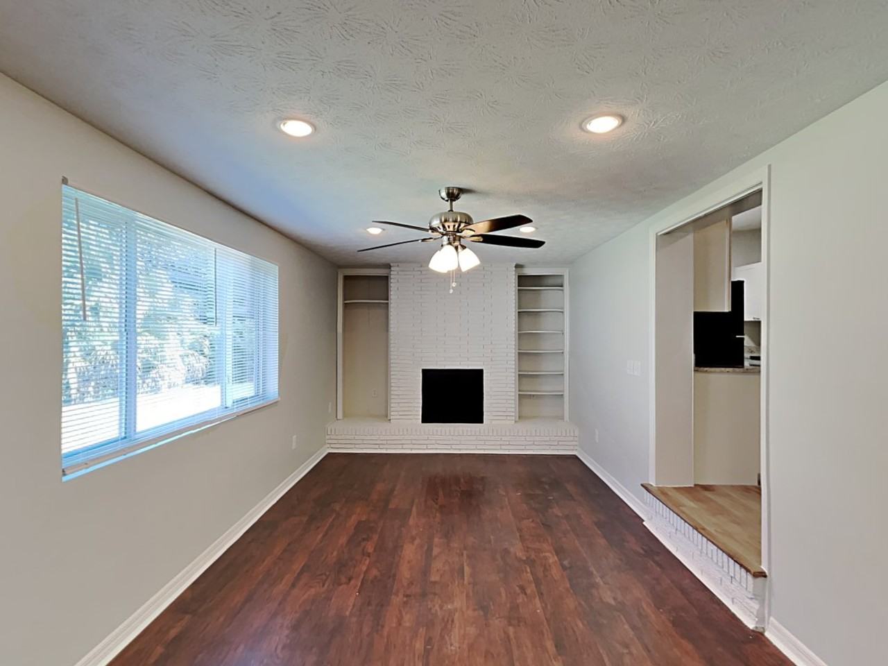 5205 Keystone Dr N - Photo 2 of 17