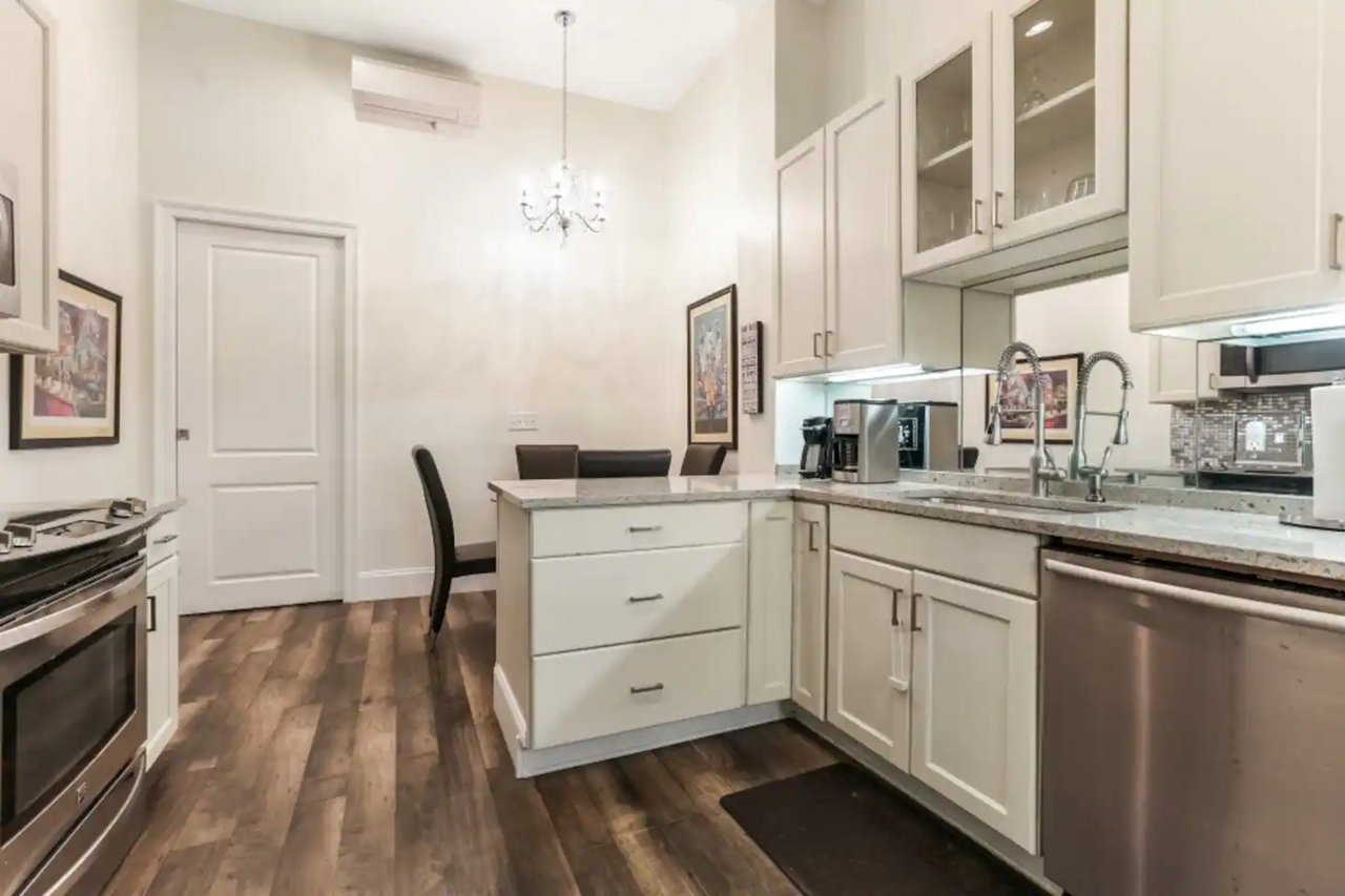 1040 Annunciation St, New Orleans, 70130, USA #401 - Photo 2 of 15