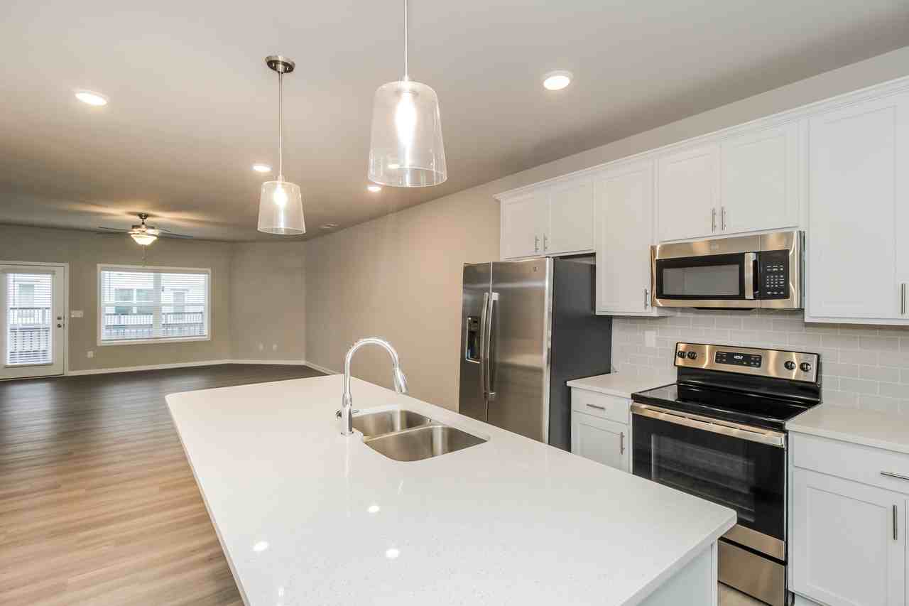 807 Calvin Park Dr - Photo 6 of 39