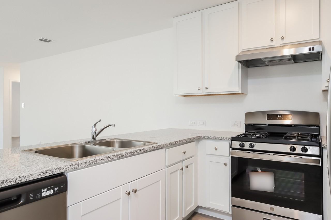 2907 2907 Millikan Dr - Photo 7 of 15