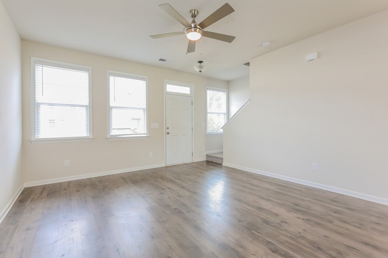 136 Valley Creek Dr - Photo 3 of 14