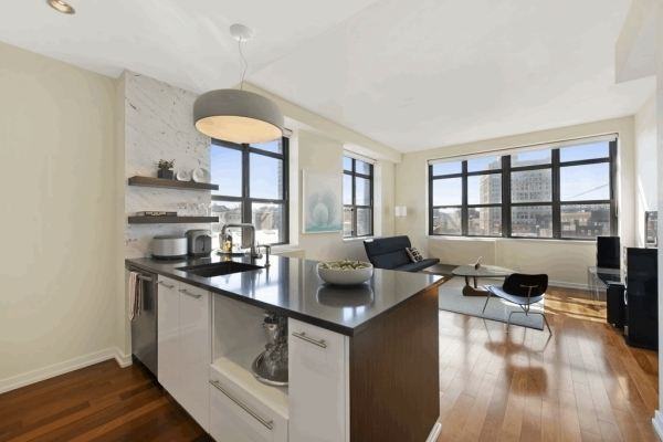 Metropolitan Avenue - Photo 2 of 8