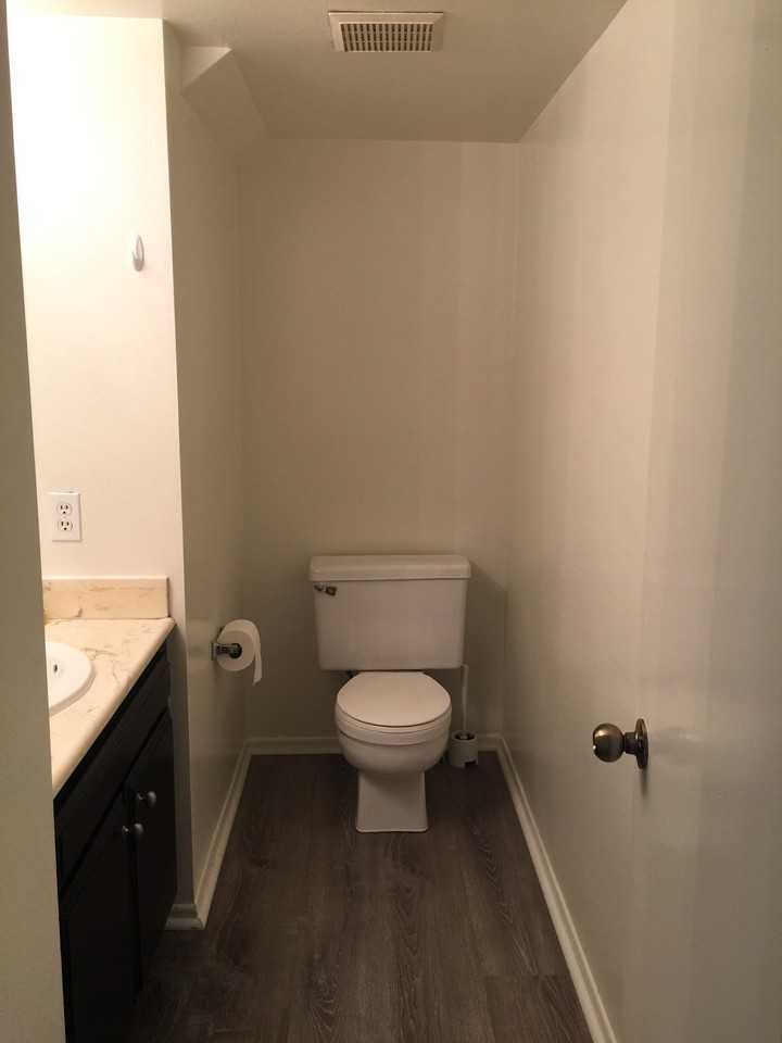 102 Greenbriar Lane - Photo 3 of 15