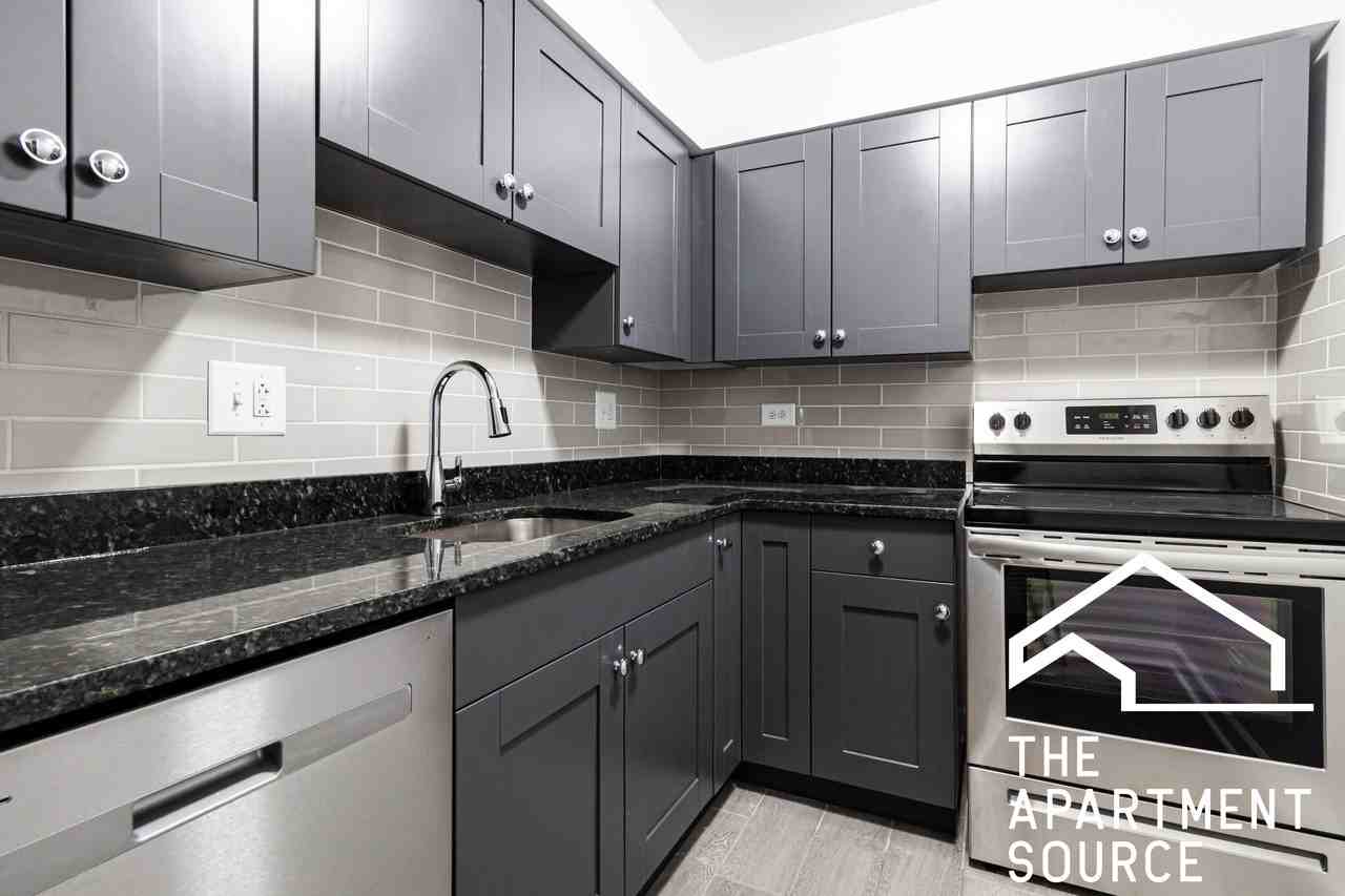 3825 North Pine Grove Avenue #201