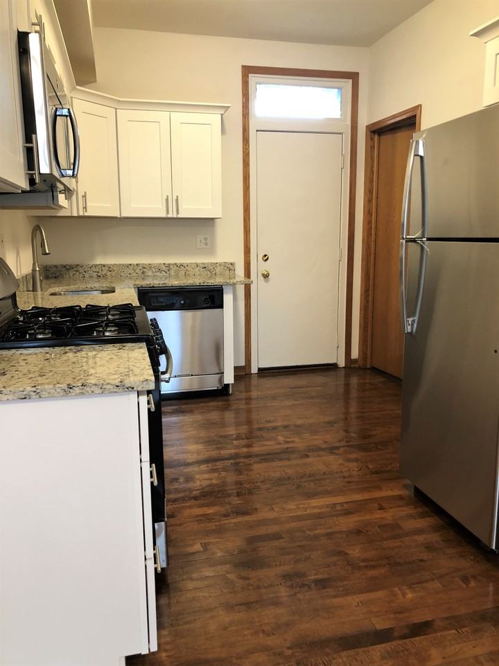 2254 West Berteau Avenue #1 - Photo 5 of 9