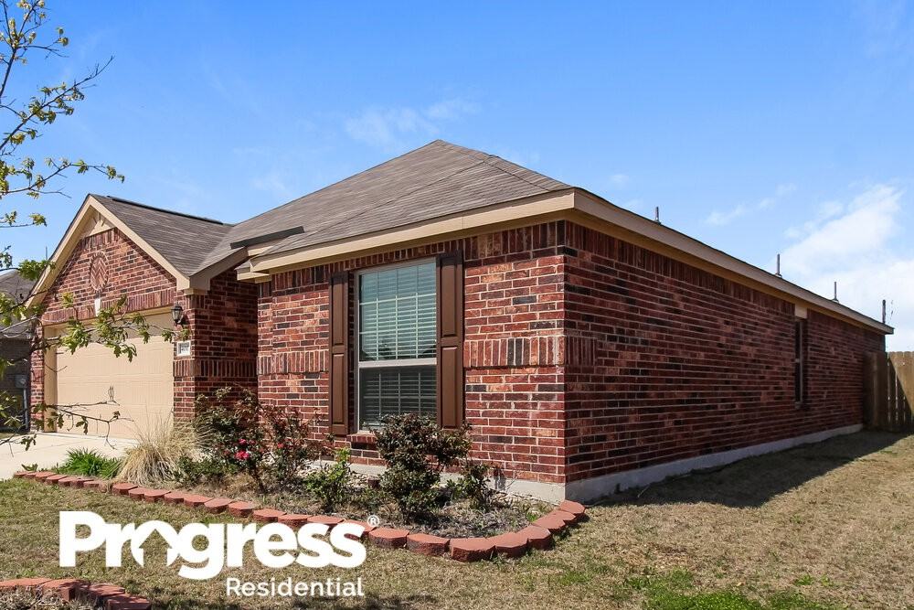 4007 Lakeview Dr - Photo 3 of 21