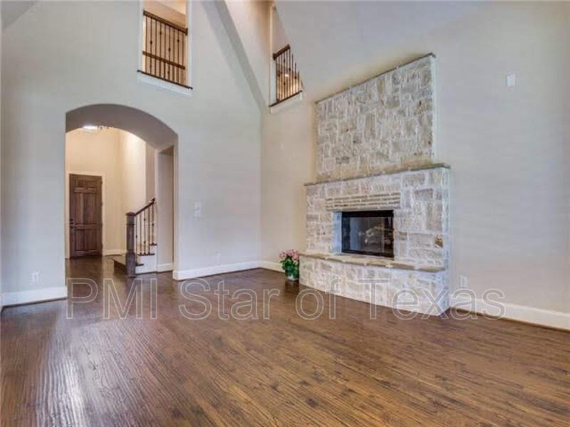 7509 Rockyford Dr - Photo 7 of 20
